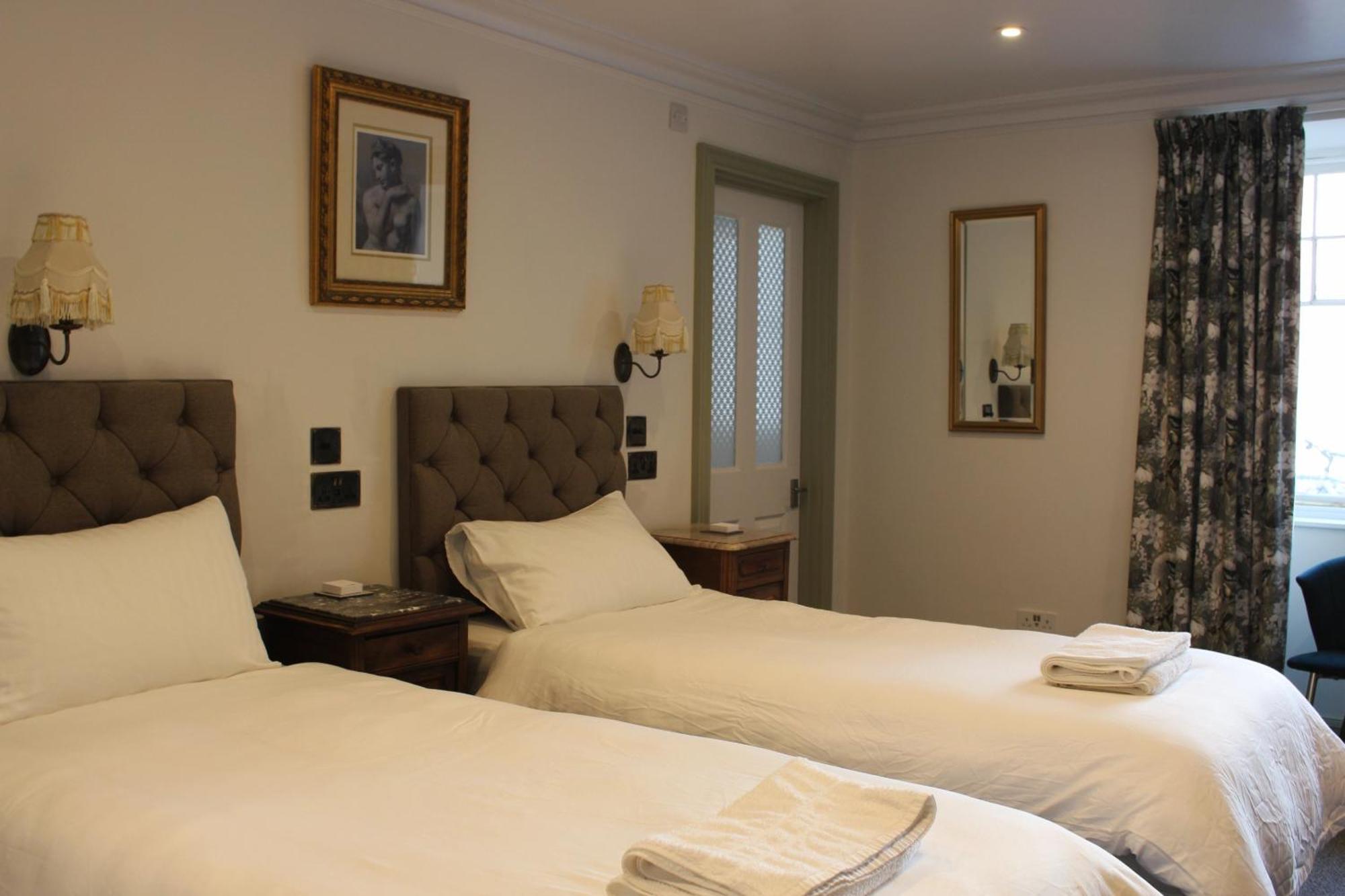 The Dulwich Hotel Челтнъм Стая снимка
