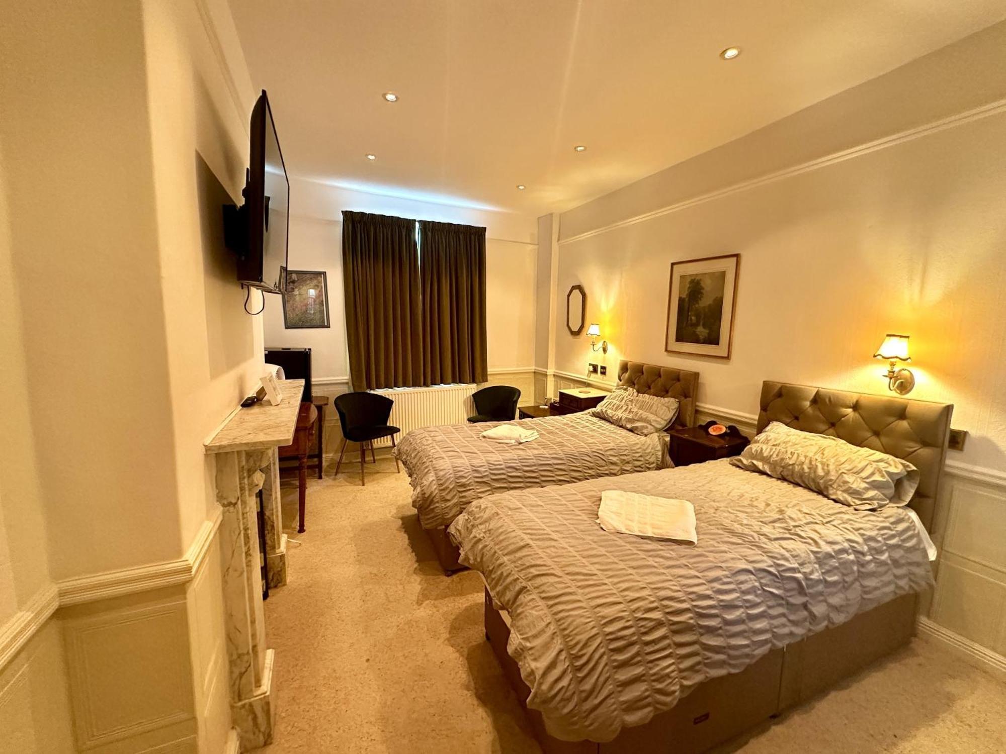 The Dulwich Hotel Челтнъм Стая снимка